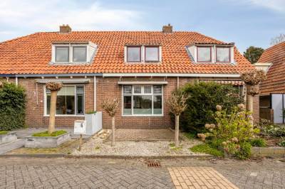 Woning van der Sluislaan 6 Heerenveen