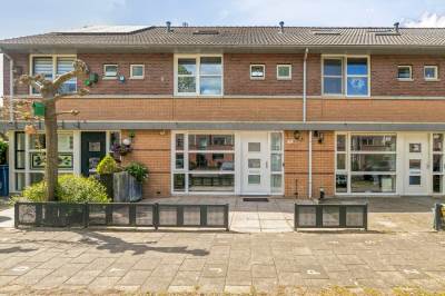 Woning A. Roland Holststraat 22 Almere