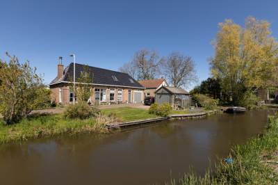 Woning Fiifhús 8 Wolsum