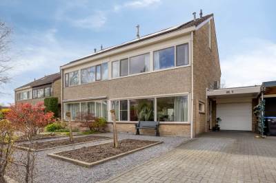 Woning Douwe Kalmaleane 11 Leeuwarden