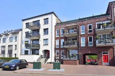 Woning IJsbaankade 11 Huizen