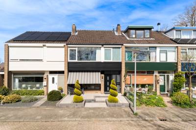 Woning Warmoeziershof 31 Hendrik-Ido-Ambacht