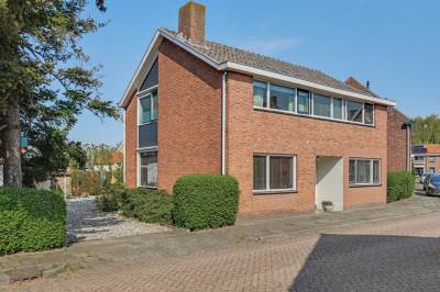 Woning Julianastraat 5 's-Gravendeel