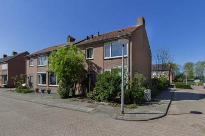 Woning van Duvenvoordestraat 15 Waspik