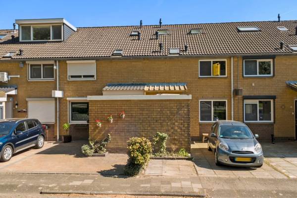 Woning Rigolettostraat 87 Spijkenisse
