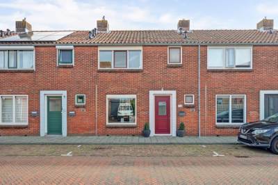 Woning Burg. Langebeekestraat 24 Arnemuiden
