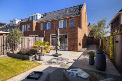 Woning Dorpsomroeper 12 Hendrik-Ido-Ambacht