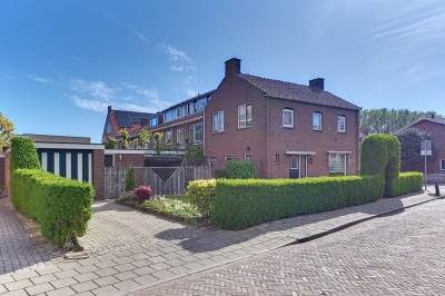 Woning Ir. De Blocq van Kuffelerstraat 1 Harderwijk