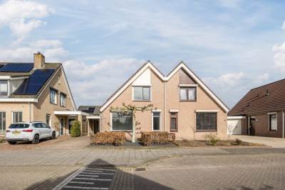 Woning Leeuwerikstraat 51 Fijnaart