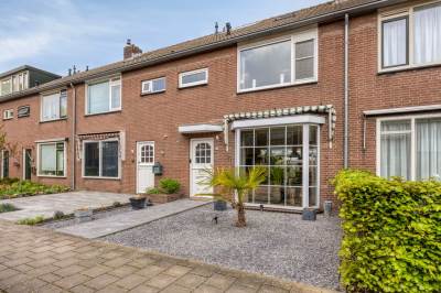 Woning van Harteveldstraat 26 Roelofarendsveen