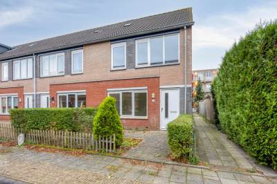 Woning Alexander Adamskistraat 2 Voorschoten