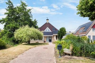 Woning Almasingel 1 Minnertsga