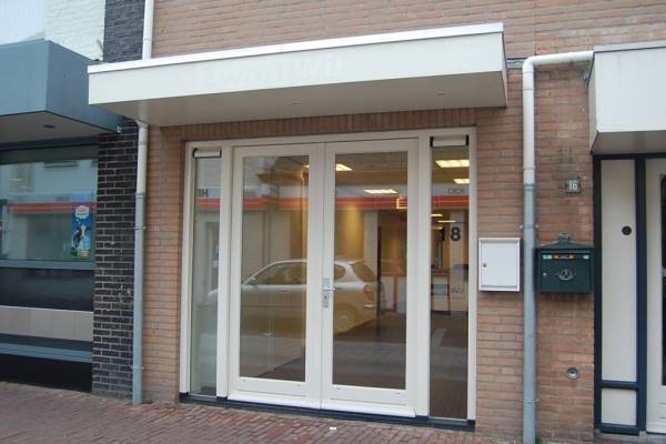 Winkelruimte Prof van Ginnekenstraat 18 Oudenbosch