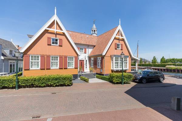 Bedrijfsruimte Zwaardklamp 9 Huizen