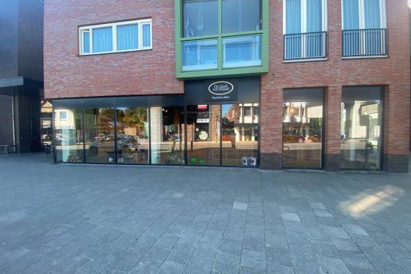Winkelruimte Amaliaplein 6 Vroomshoop
