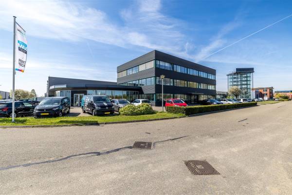 Kantoorruimte . Duiven