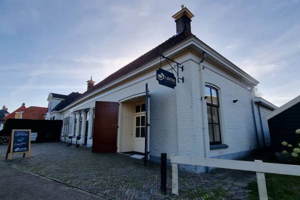 Kantoorruimte Dorpsstraat 10 de Wijk