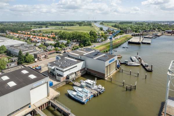 Bedrijfsruimte Rivierdijk 544- 555 Hardinxveld-Giessendam