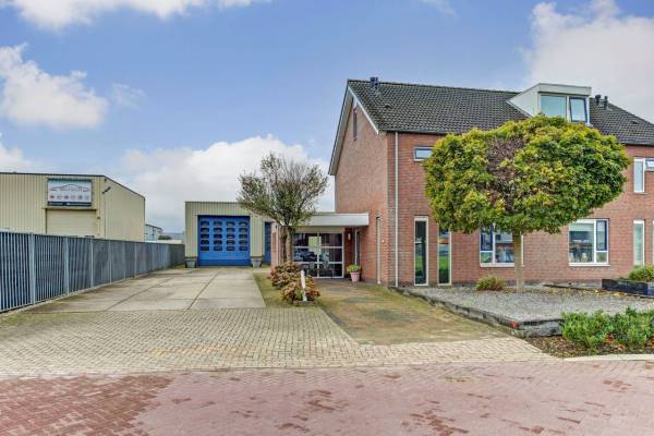 Bedrijfsruimte . Arkel