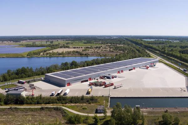 Verhard buitenterrein Havenweg 3 Budel-Dorplein