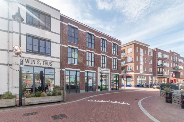 Winkelruimte Centrumoever 8 Roelofarendsveen