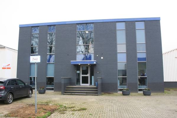 Bedrijfsruimte Rozenobel 15 Beringe