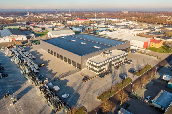Bedrijfsruimte Werktuigenweg 7 Emmeloord