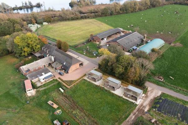 Agrarisch bedrijf De Geest 8 Linden