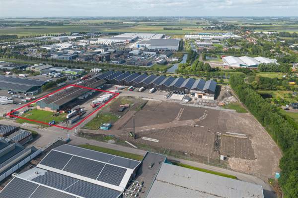 Verhard buitenterrein Fustmarkt 2terrein Zwaagdijk-Oost