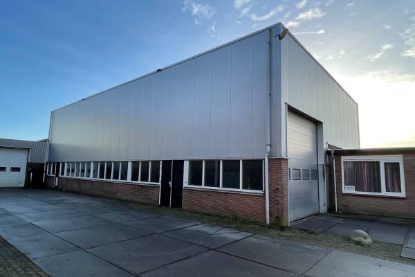 Bedrijfsruimte Nijverheidstraat 7A Strijen