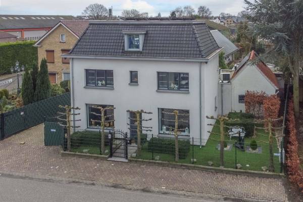 Bedrijfsruimte Roosendaalseweg 15 St. Willebrord