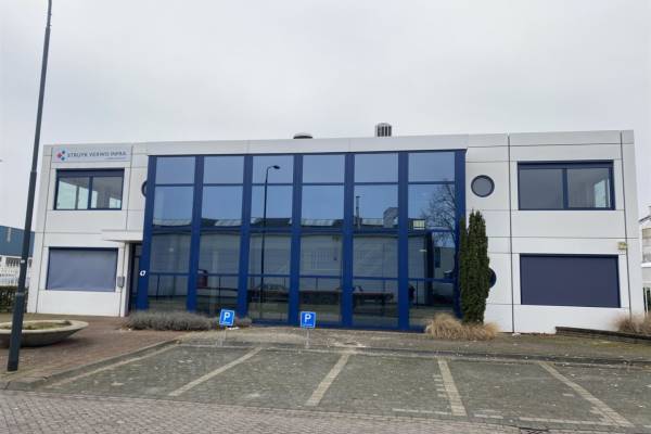 Verhard buitenterrein Havenweg 47 Oosterhout (NB)