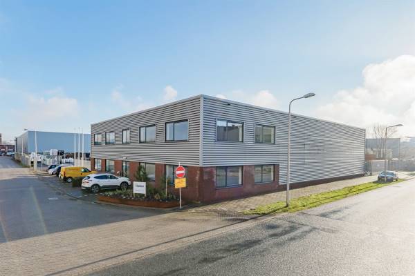 Verhard buitenterrein Kraandrijverstraat 43 Velsen-Noord