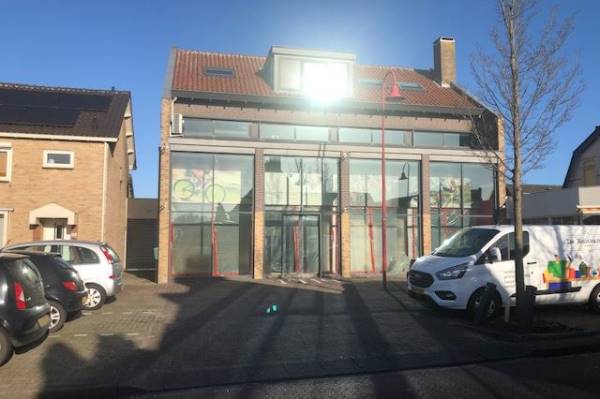 Winkelruimte Dorpsstraat 27 Wormer