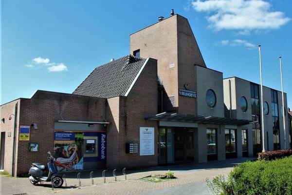 Maatschappelijk vastgoed Raadhuisplein 4 Sprang-Capelle