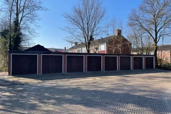 Bedrijfsruimte Kloosterstraat 10 Surhuisterveen