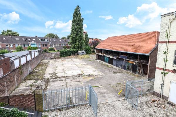 Verhard buitenterrein Biezenstraat 75b Nijmegen