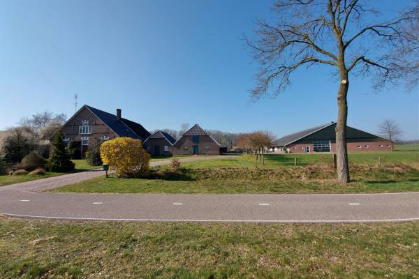 Agrarisch bedrijf Hengeloseweg 16 Vorden
