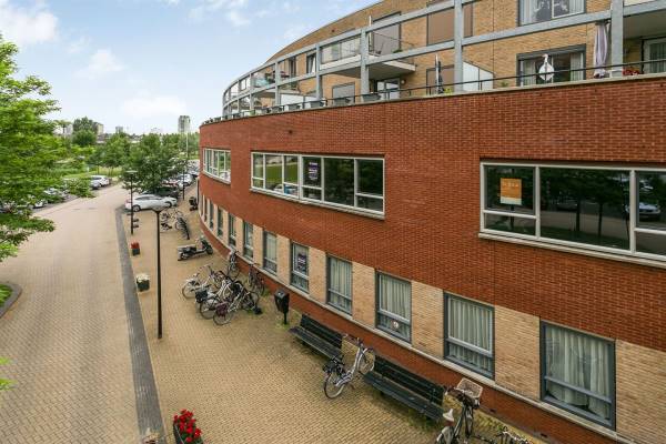 Kantoorruimte H&#252;rthstraat 1- 109 Spijkenisse
