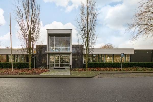 Kantoorruimte Mr. W.M. Oppedijk van Veenweg 40 Burgum