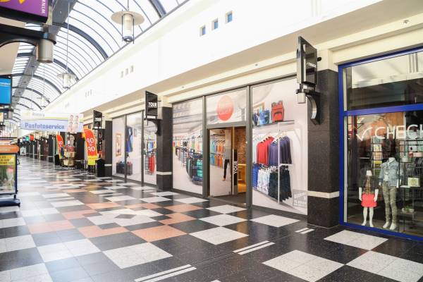 Winkelruimte Winkler Prins Passage 6 8 Veendam