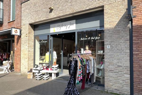 Winkelruimte Genderenplein 1 Hoofddorp