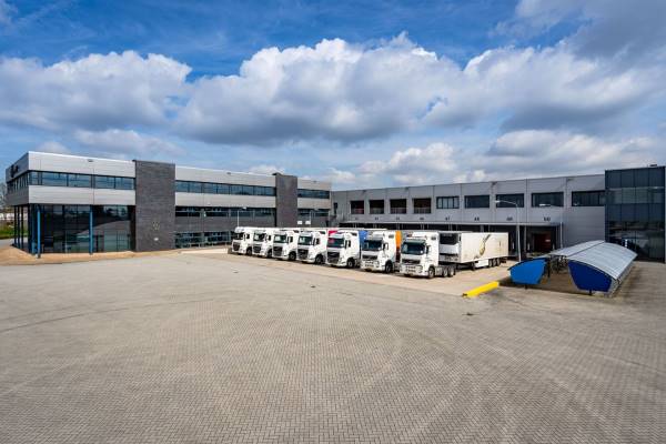 Bedrijfsruimte Mijnsherenweg 8 De Kwakel