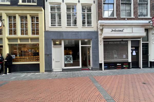 Winkelruimte Nieuwendijk 111 Amsterdam