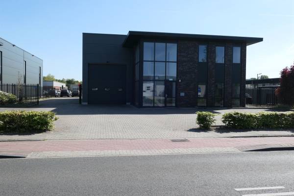 Bedrijfsruimte Industrieweg 106A Hoogeveen
