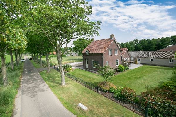 Agrarisch bedrijf Langstraat 77 Hegelsom