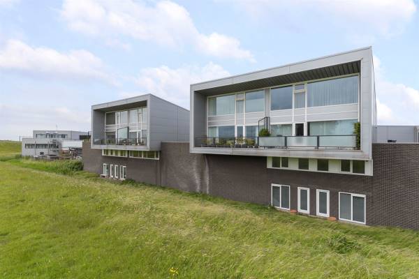 Bedrijfsruimte a + b Hoek van Holland