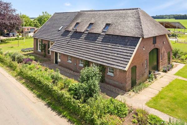 Agrarisch bedrijf Beekstraat 8 Toldijk