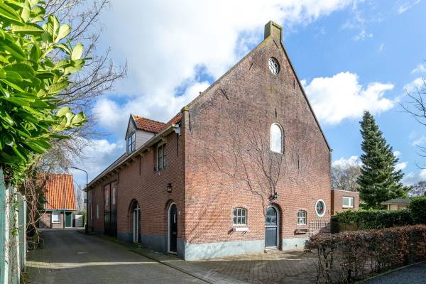 Bedrijfsruimte Brugstraat 8A Almkerk