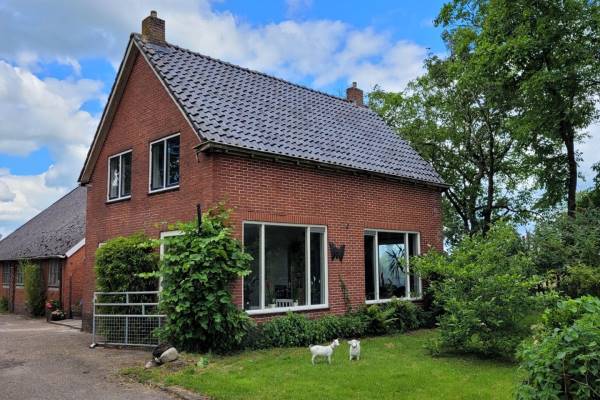 Agrarisch bedrijf Oostindie 43 Zevenhuizen (GR)